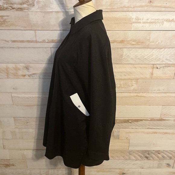 NWT Lululemon Jacquard relaxed fit black shirt size 4 - Picture 5 of 11
